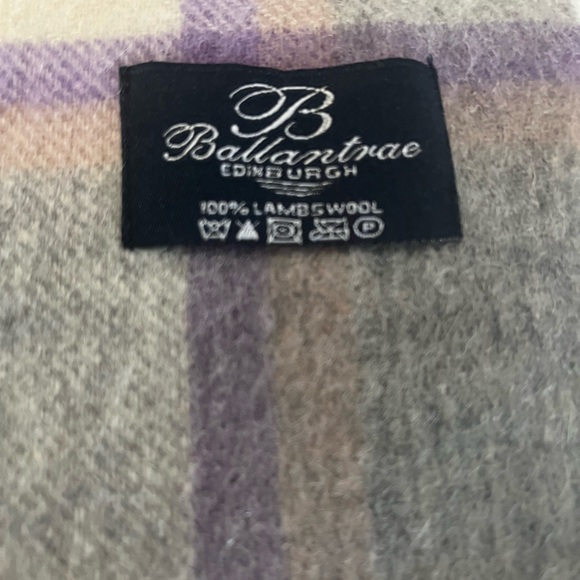 Ballantrae Lambswool Scarf - Picture 9 of 9